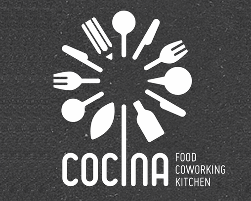 Logo Schriftzug Cocina CoWorking Kitchen mit Besteck im Kreis angeordnet